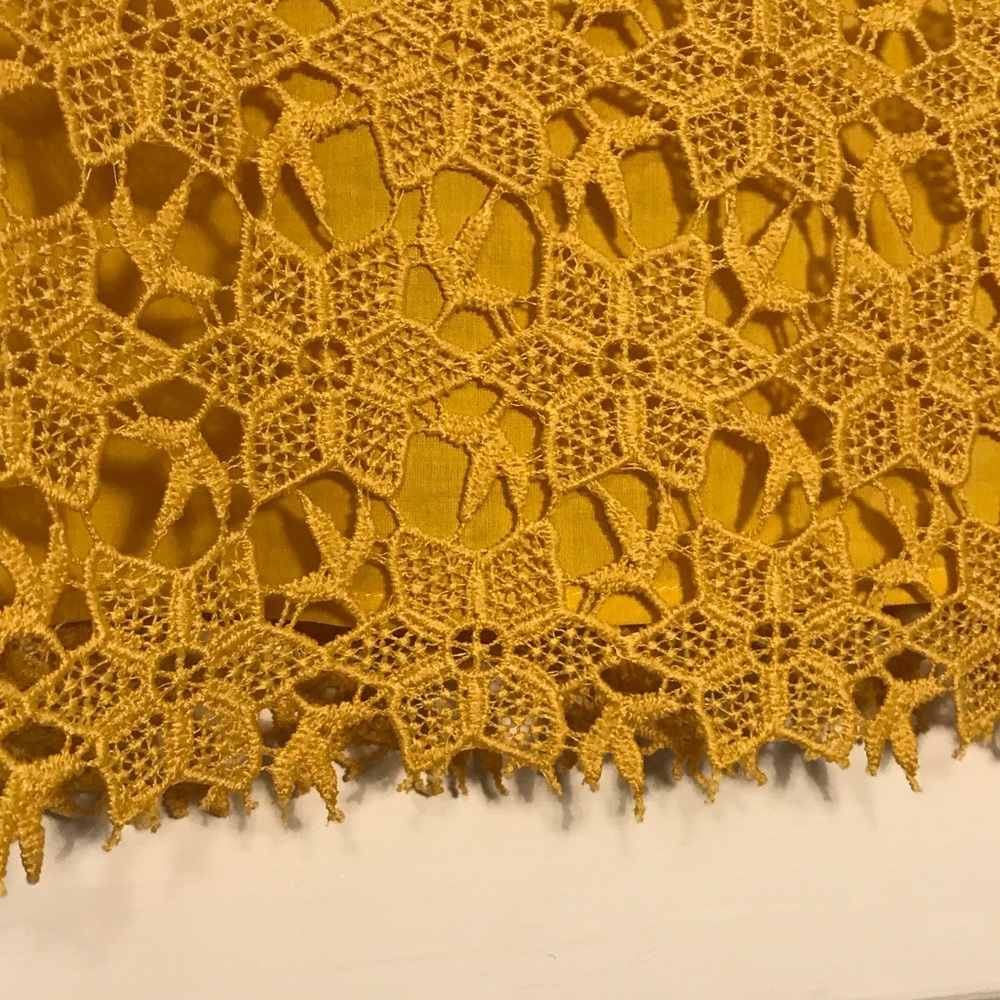 Italian Max & Co. Mustard Lace Blouse New, Never Worn Sign 10 lined, reversible - Picture 4 of 9